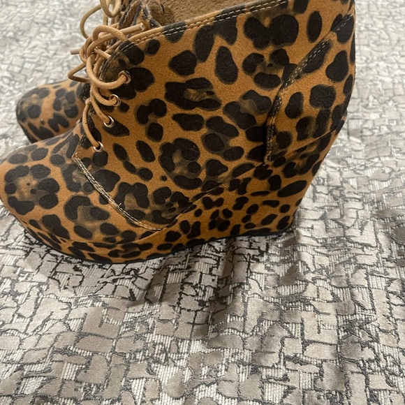 Leopard wedge booties - Picture 3 of 4
